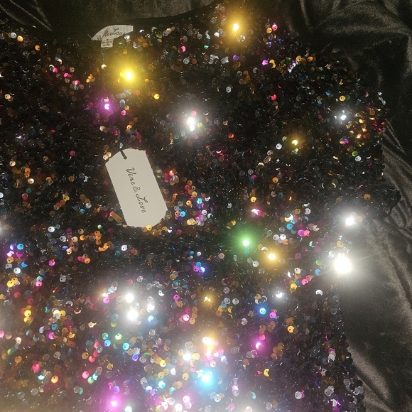 Bling Fling Sequin Top - Picture 11 of 15